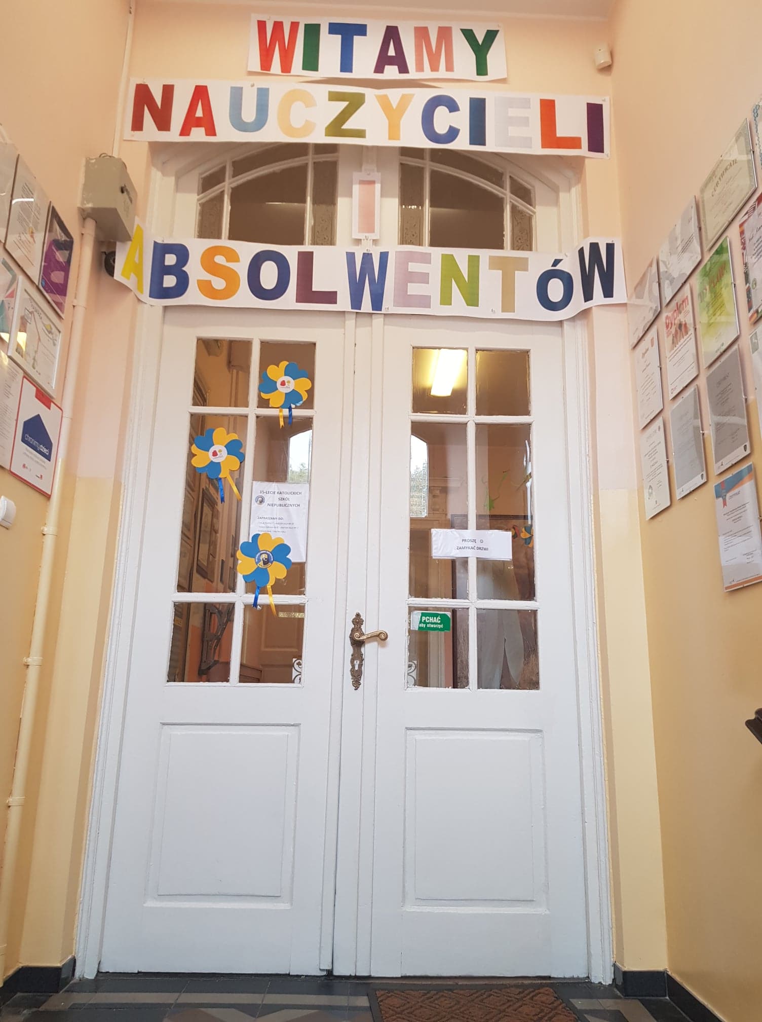 CZEKAMY DZIŚ NA ABSOLWENTÓW I PRACOWNIKÓW SZKOŁY
