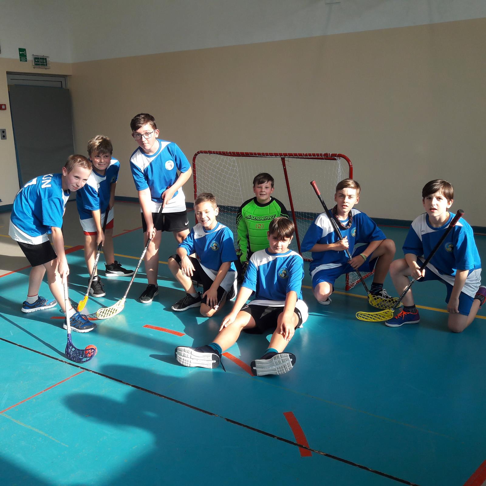 MIEJSKIE DRUŻYNOWE IGRZYSKA DZIECI W UNIHOKEJU