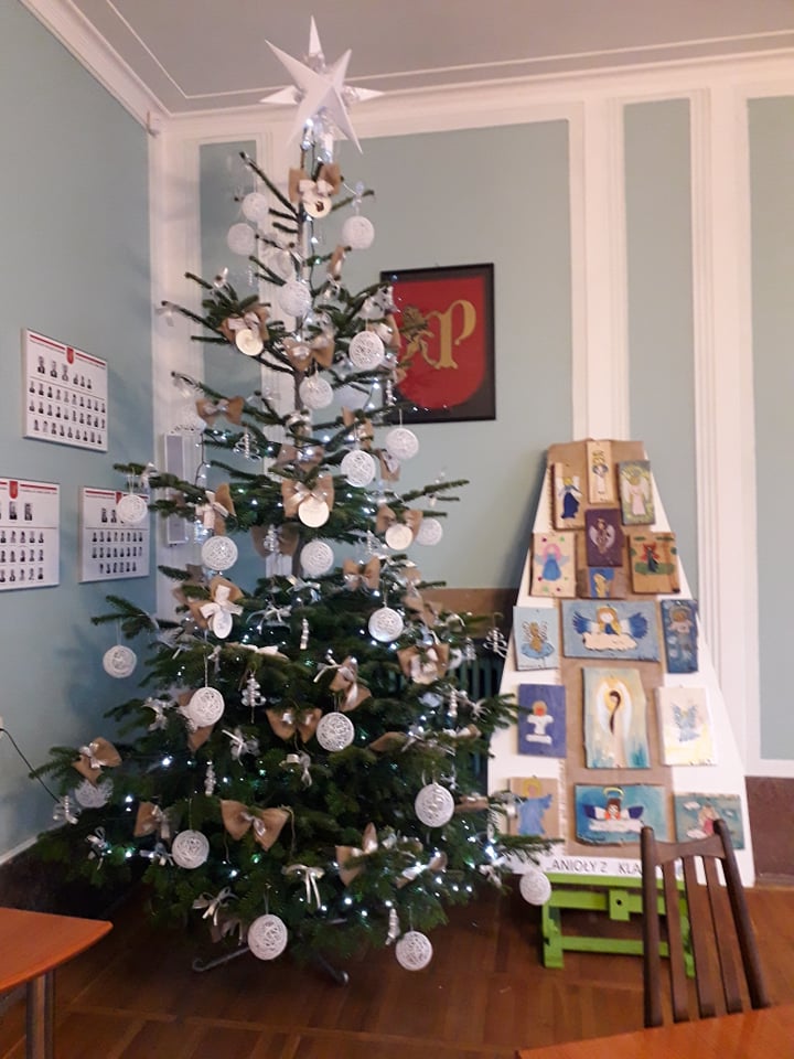 ŚWIĄTECZNY WYSTRÓJ W URZĘDZIE MIASTA