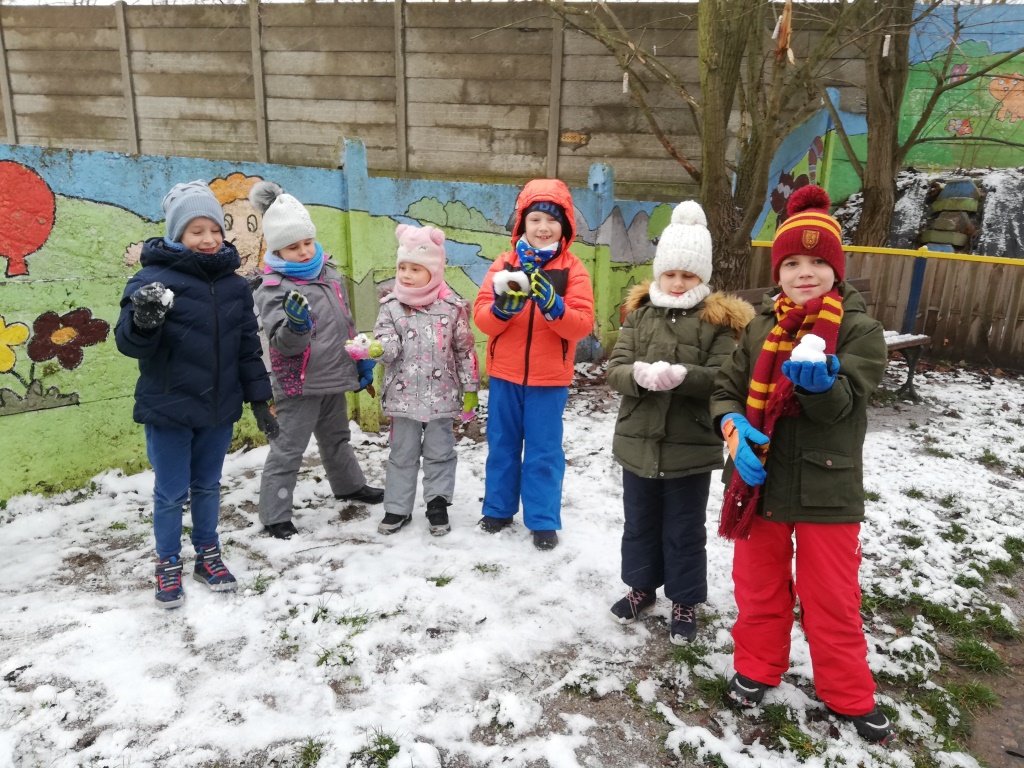 Korzystamy z pierwszego w tym roku śniegu :)