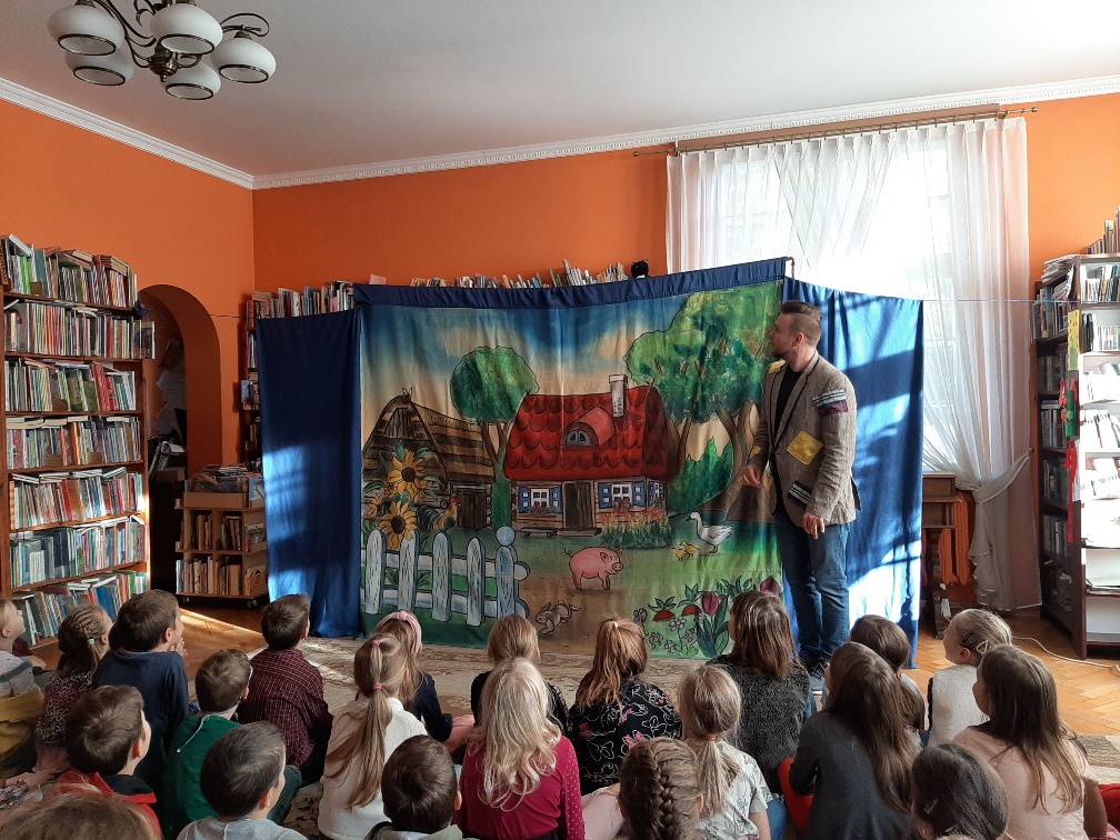 Przedstawienie w bibliotece