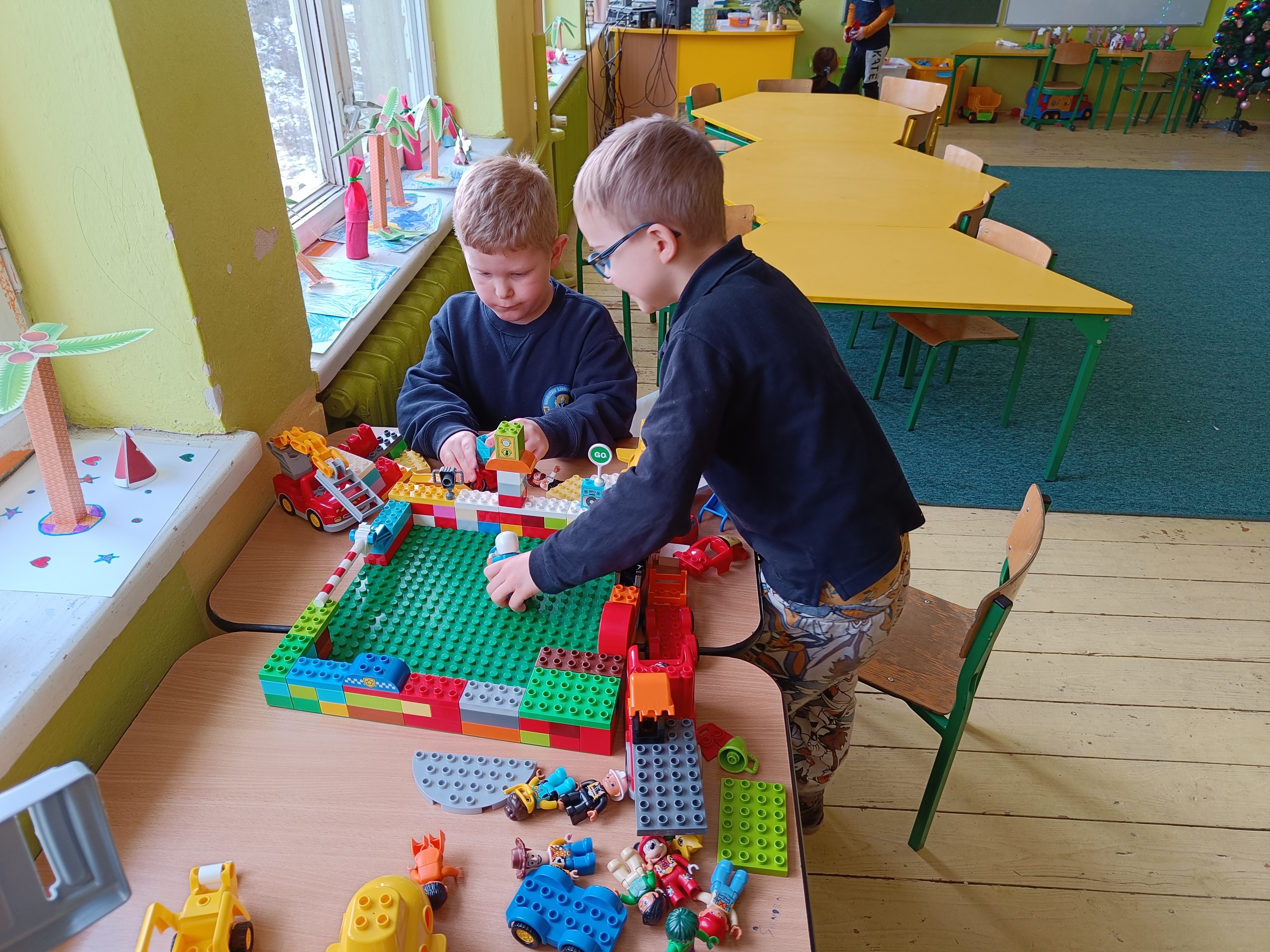 Zabawa z klockami LEGO 