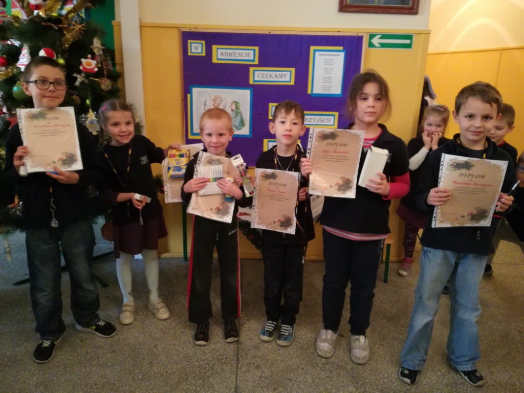 Konkurs dla klas 0 - III na najpiękniejszą ozdobę choinkową 