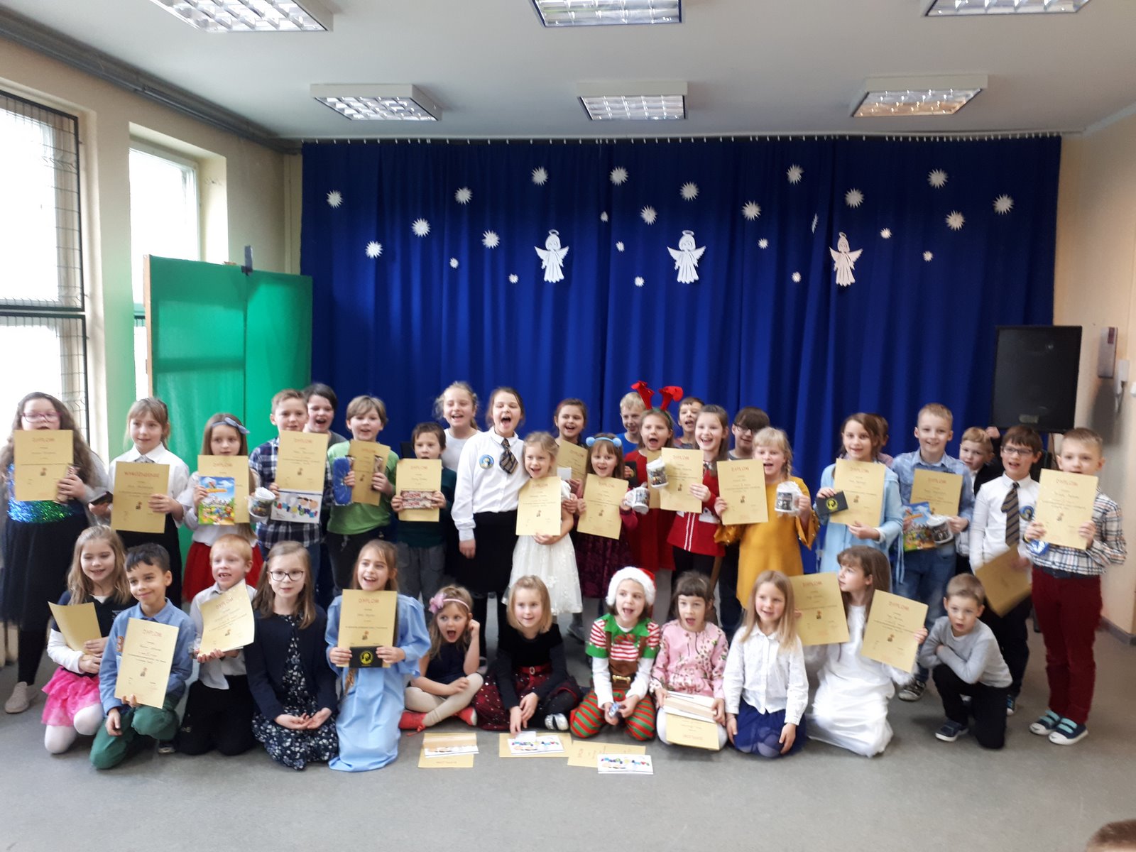 Konkurs kolęd i pastorałek po angielsku i po polsku w naszej szkole:)